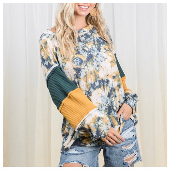 ShopEvelynne Tops - Contrast Details Tie Dye print tunic top